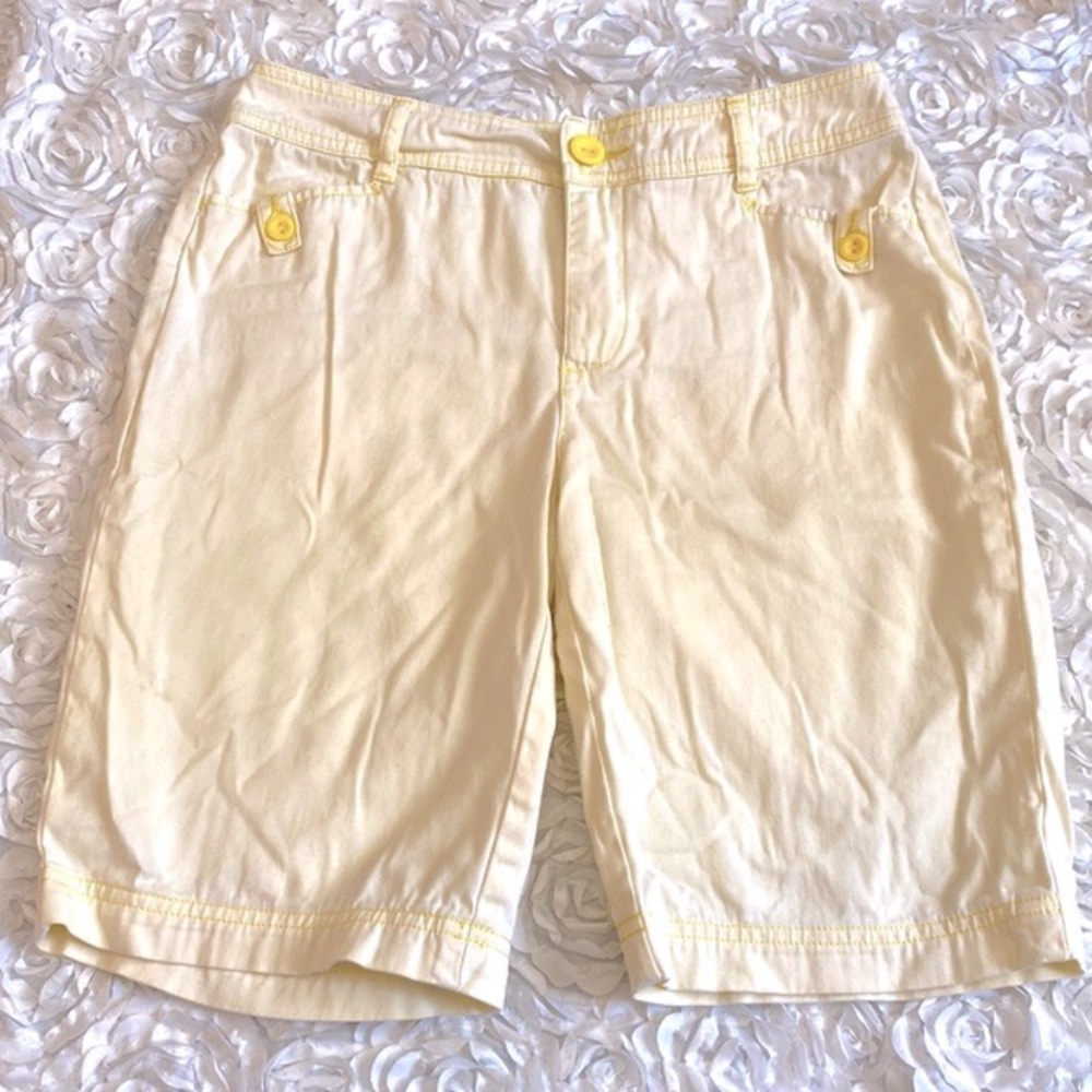 St. John’s Bay light yellow women’s Bermuda shorts size‎ 6